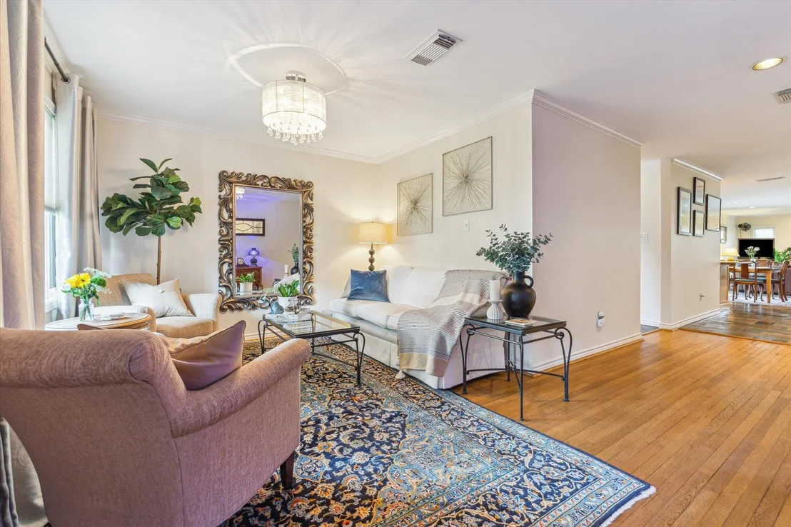 Photo of 4920 Maple