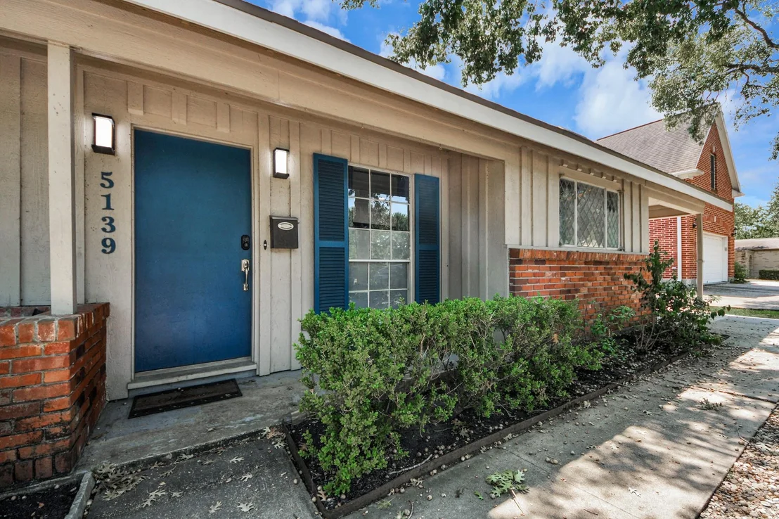 Photo of 5139 Beechnut Street