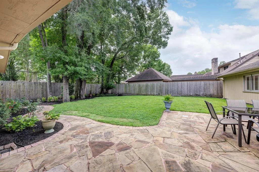 Photo of 918 N Wilcrest Drive