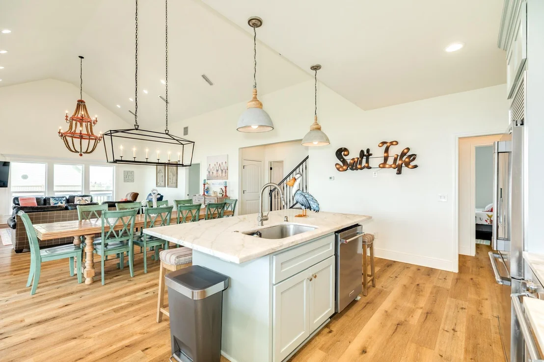 Photo of 998 Austin Drive