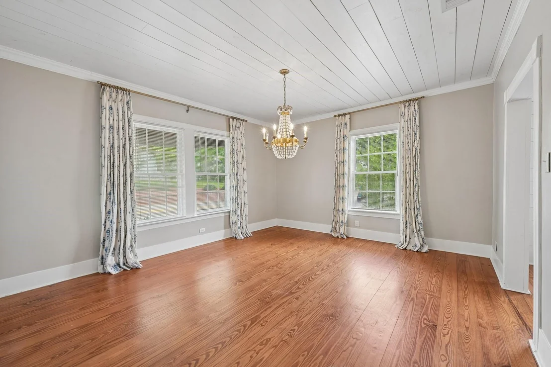 Photo of 4925 Main Street