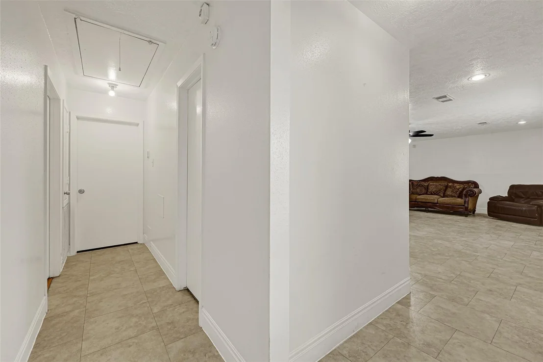 Photo of 20011 Lions Gate Drive