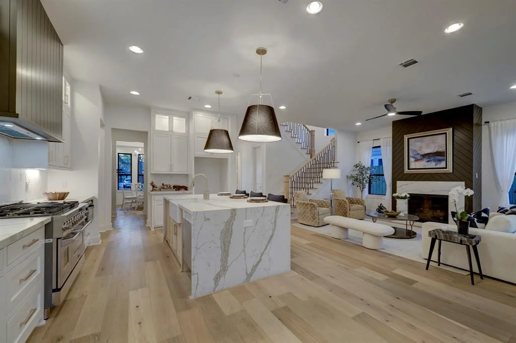 Photo of 1349 Chantilly Lane