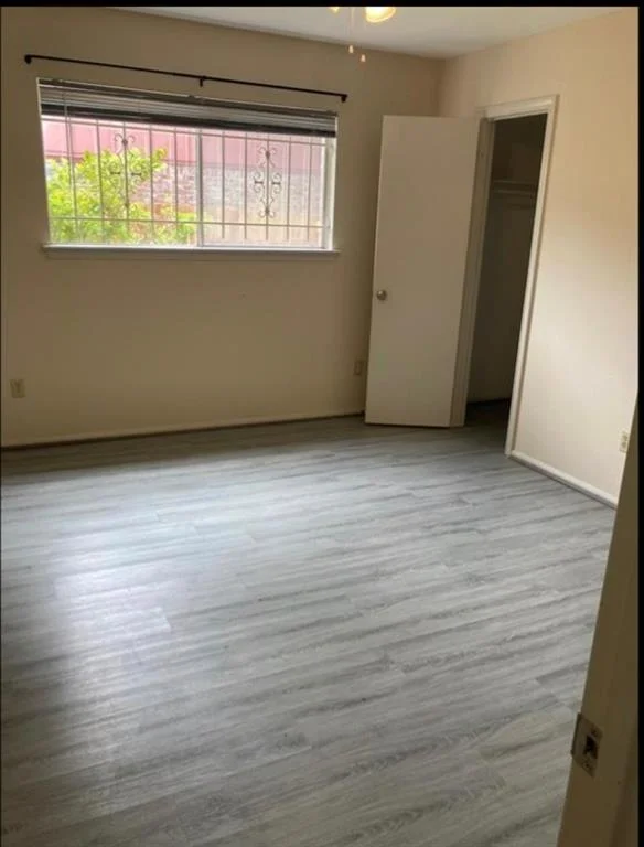 Photo of 9006 Roos Road