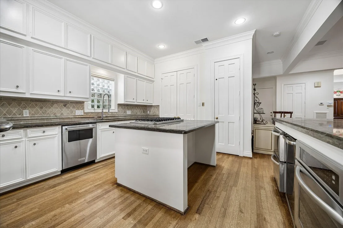 Photo of 231 Sugarberry Circle