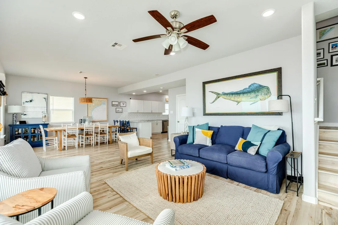 Photo of 2938 Bluewater Highway