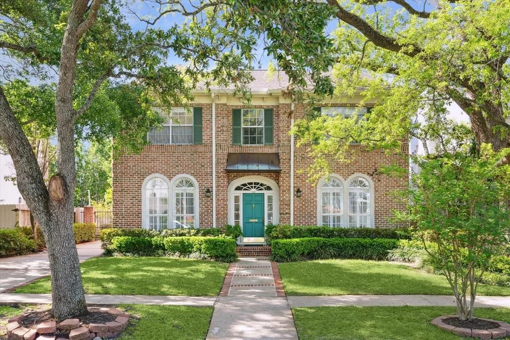 Photo of 2537 Addison Road