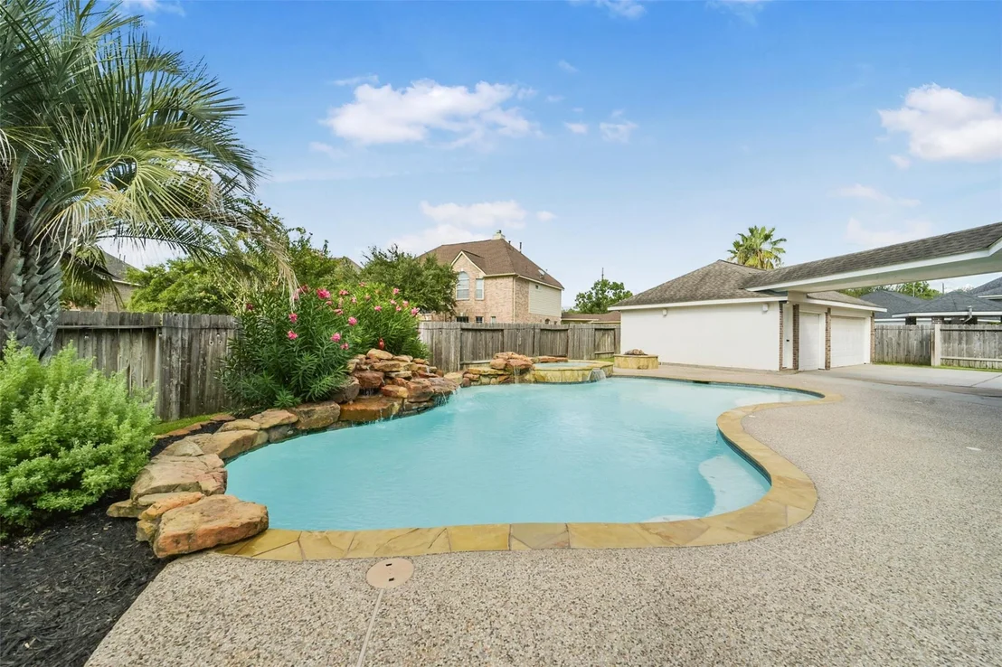 Photo of 15730 Lake Loop Drive