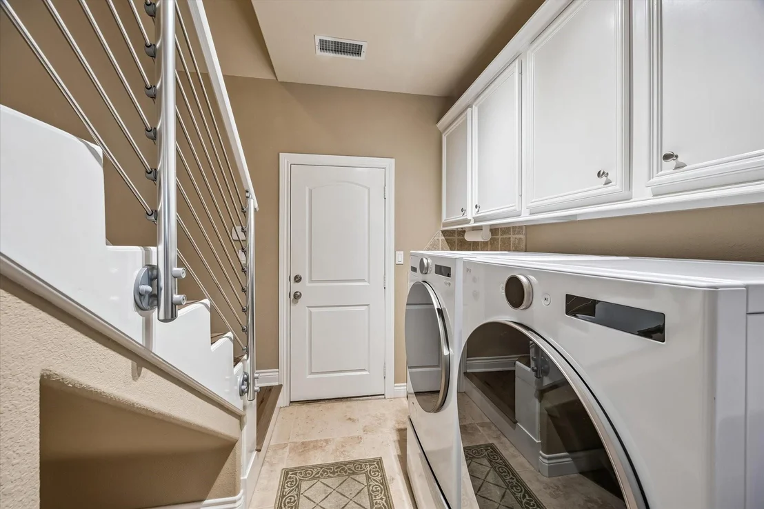 Photo of 17412 Waterview Drive