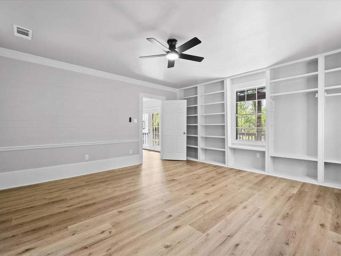Photo of 16958 Cedar Road