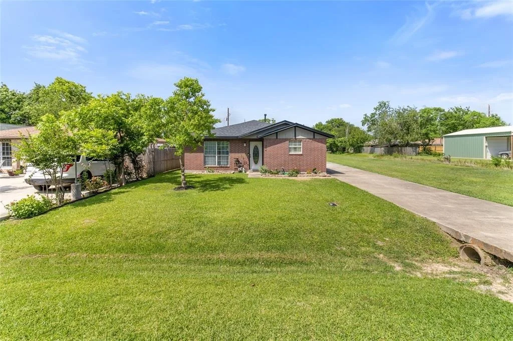 Photo of 1504 N Avenue Q