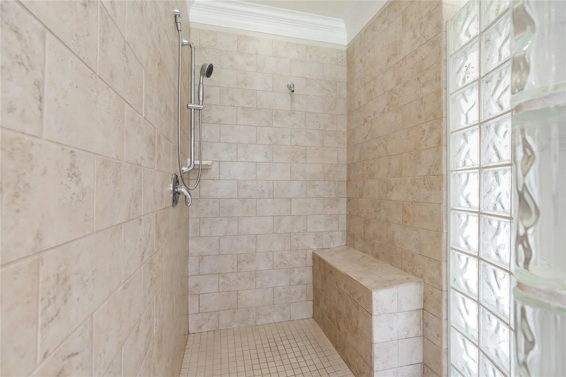 Photo of 5442 Lakeshore Drive