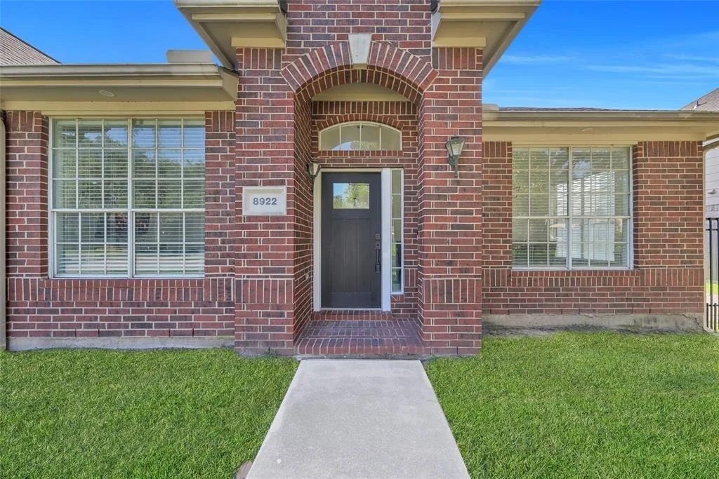 Photo of 8922 Ballinger Drive
