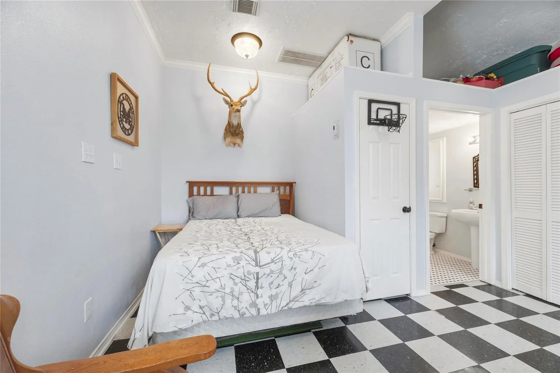 Photo of 6806 Cedar Street