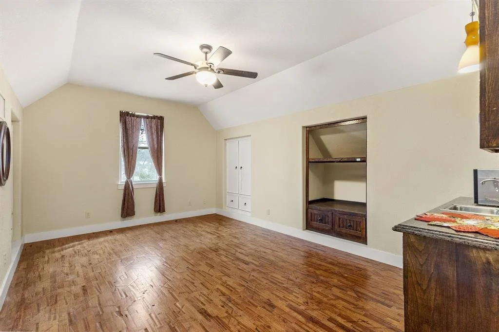 Photo of 618 Chestnut Falls