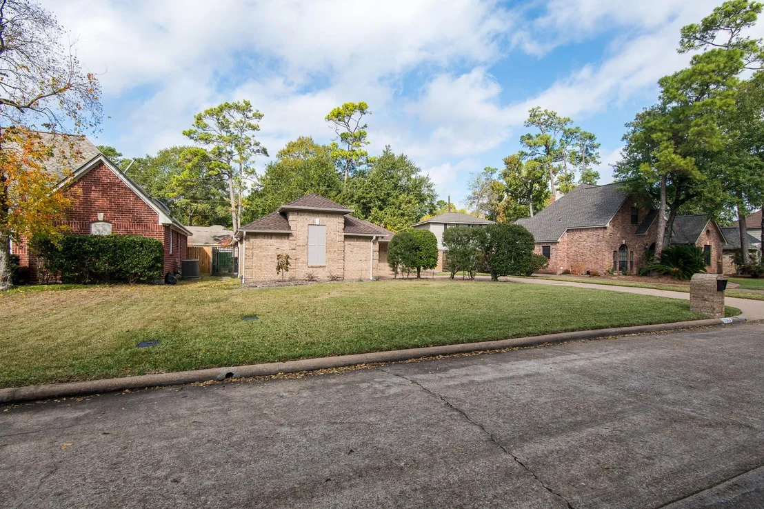 Photo of 7914 King Arthur Court