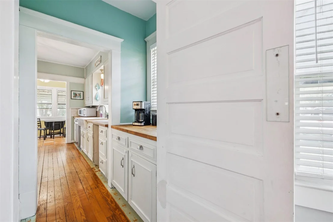 Photo of 1004 Mitchell Street