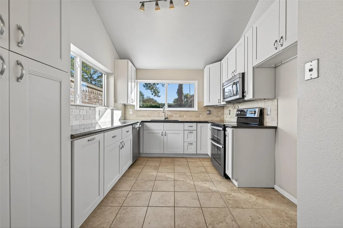 Photo of 18558 Trail Bend Lane