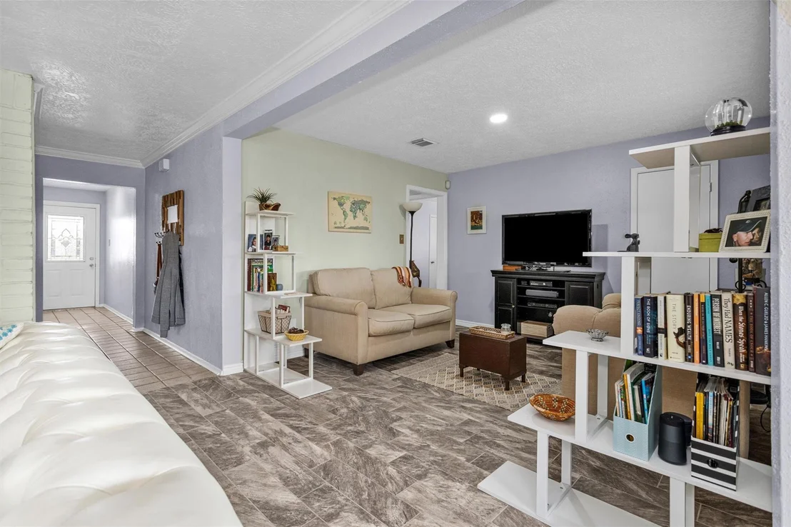 Photo of 8422 Oakhaven Road