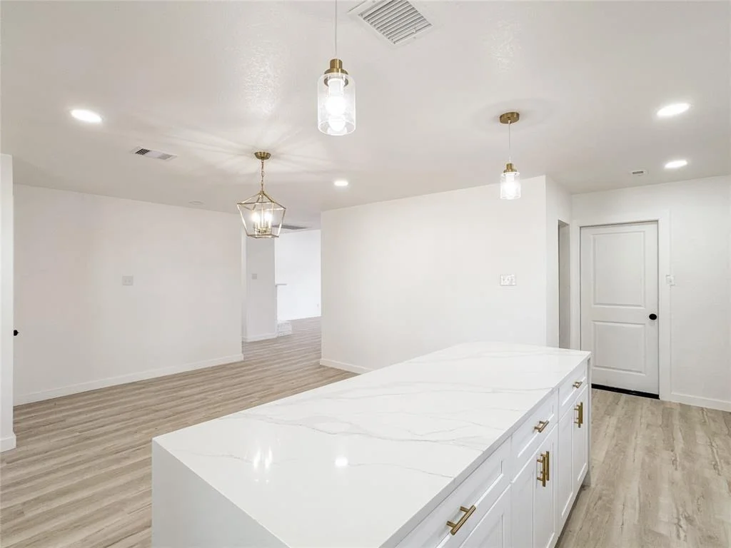 Photo of 14214 Morinscott