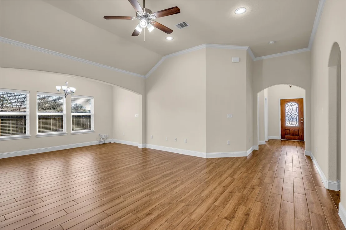 Photo of 323 Texas Avenue