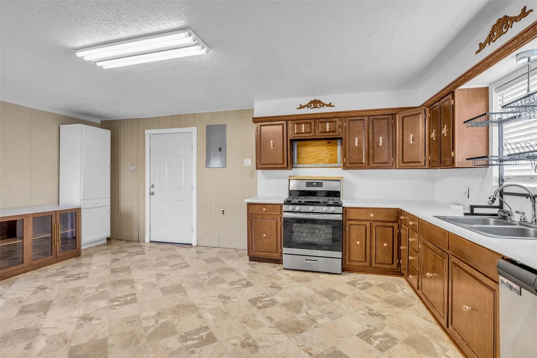 Photo of 15301 Arrowhead Loop W