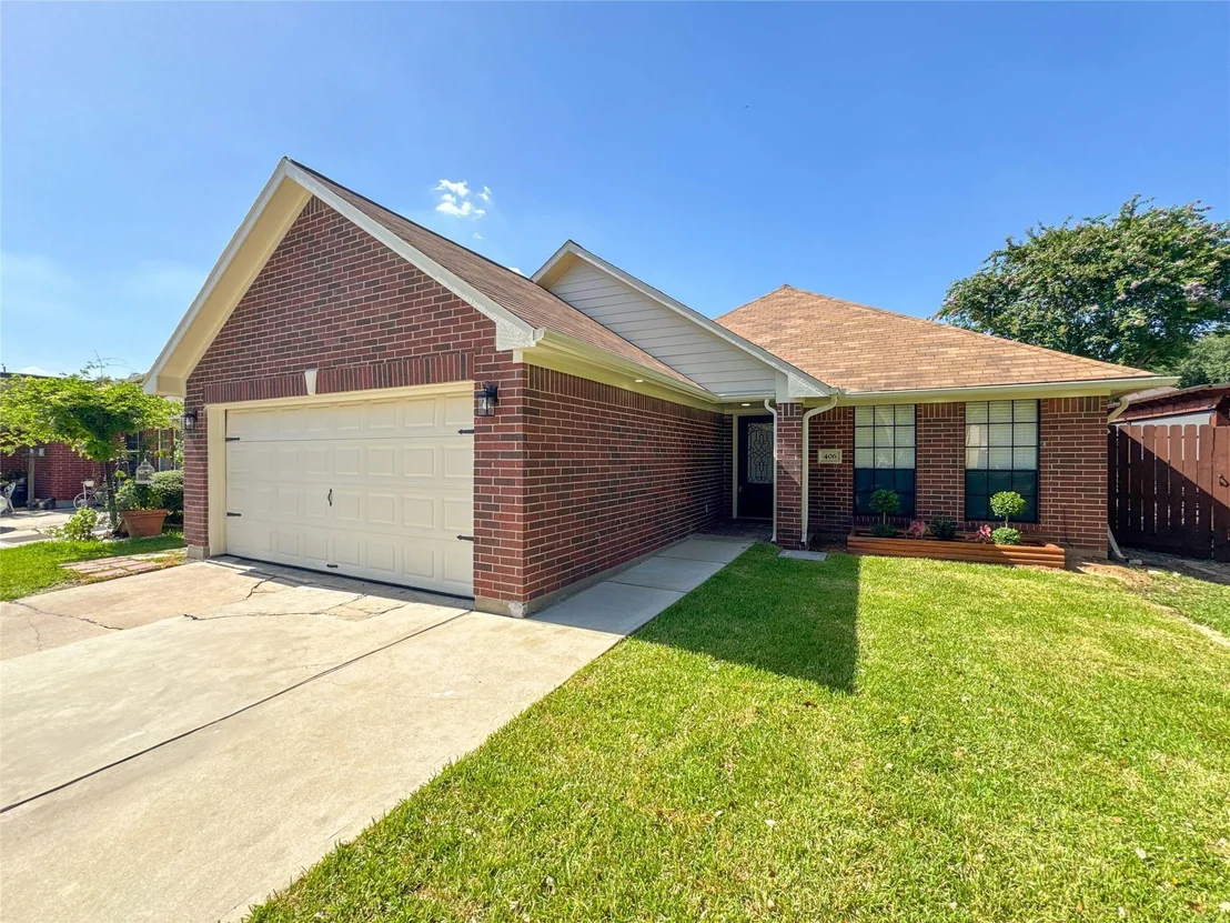 Photo of 406 Bluebird Lane