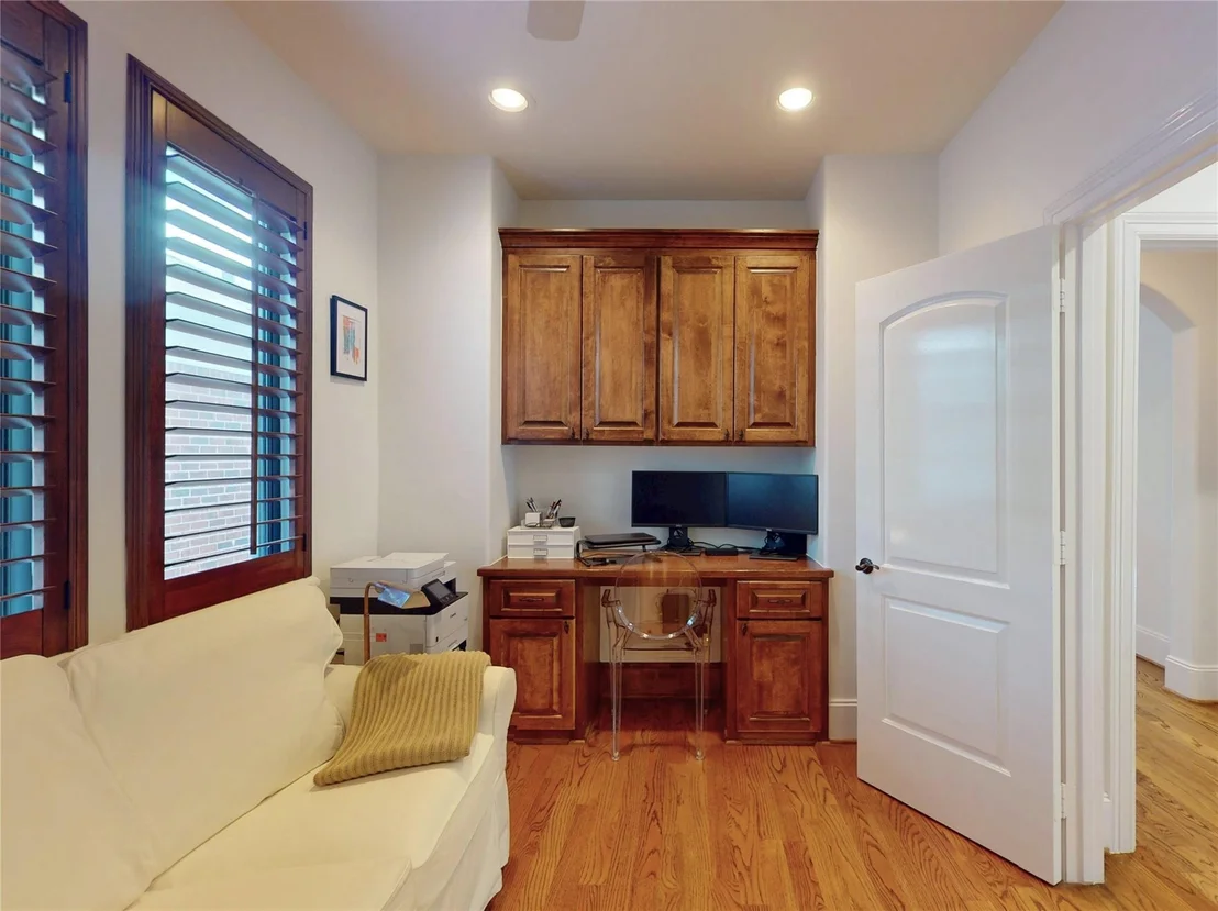Photo of 6015 Floyd Street
