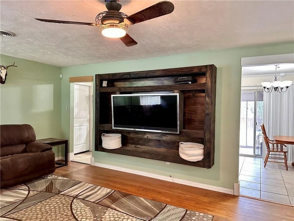 Photo of 2501 Wayside Drive