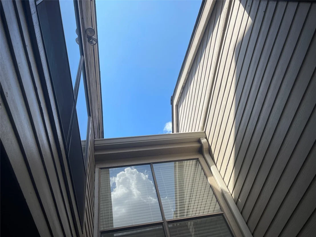 Photo of Unit 4 at 1908 Augusta Drive