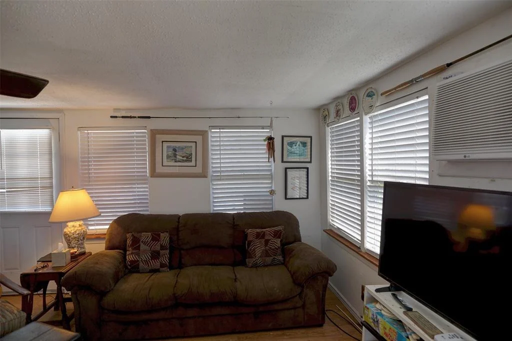 Photo of 814 Monument Drive