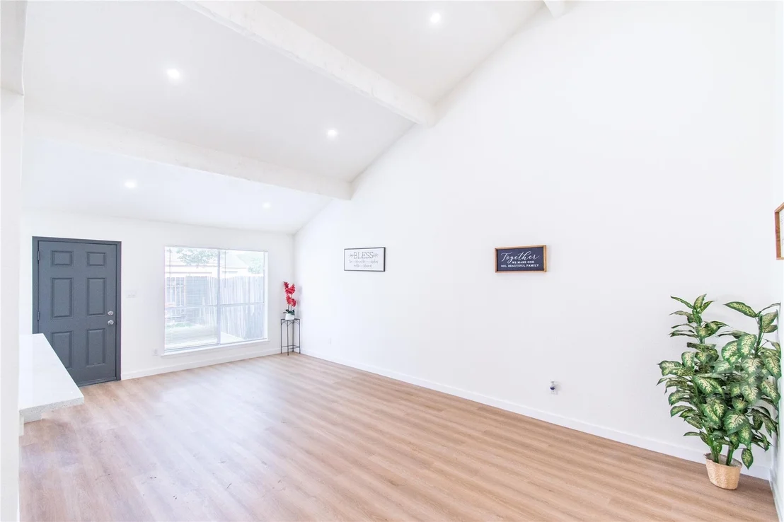 Photo of Unit 8650 at 8650 Maplecrest Drive