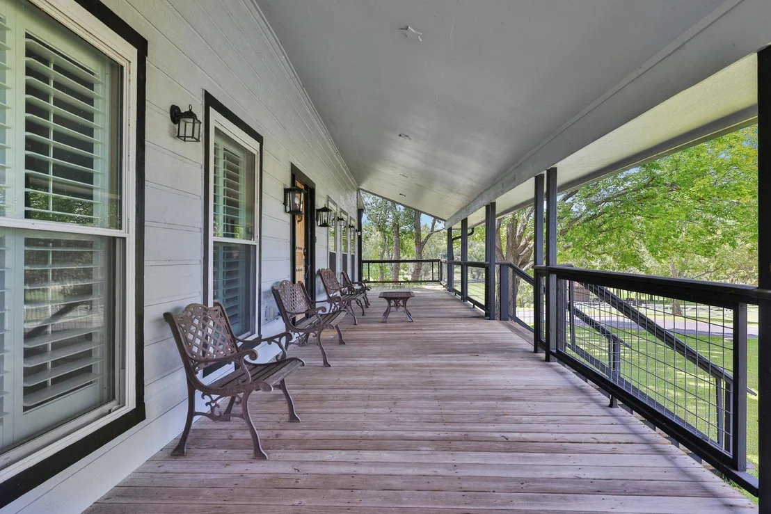 Photo of 930 Paradise Drive