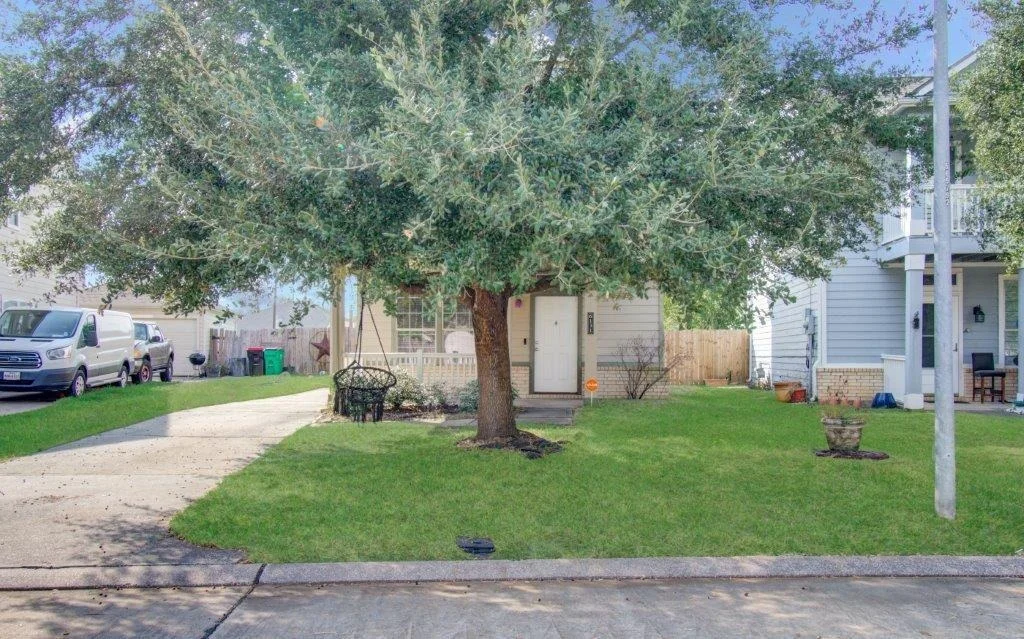 Photo of 6131 Scotchwood Drive