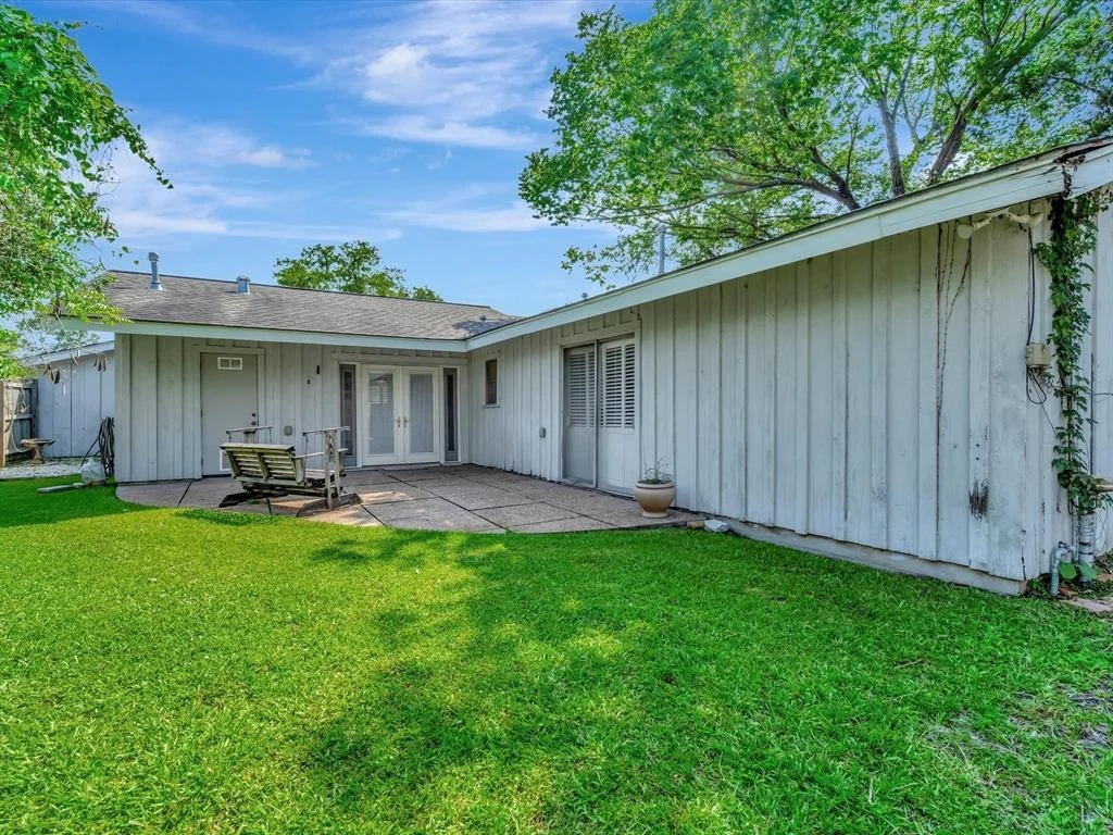 Photo of 208 Burnett Drive