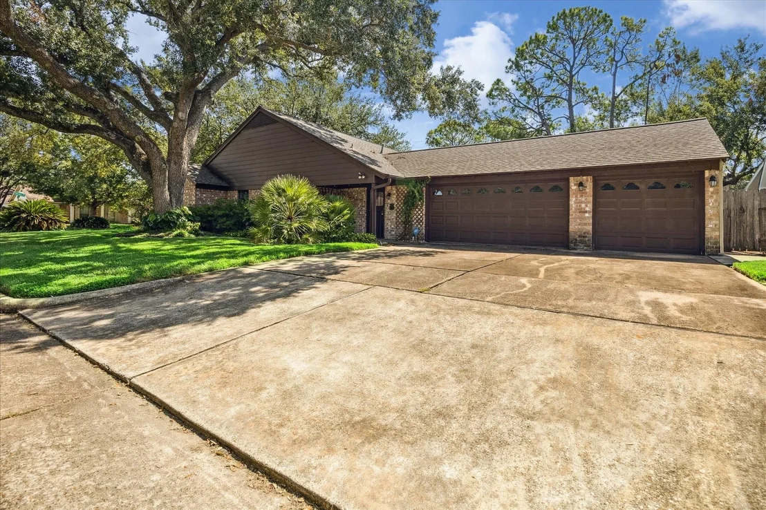 Photo of 2323 Parana Drive