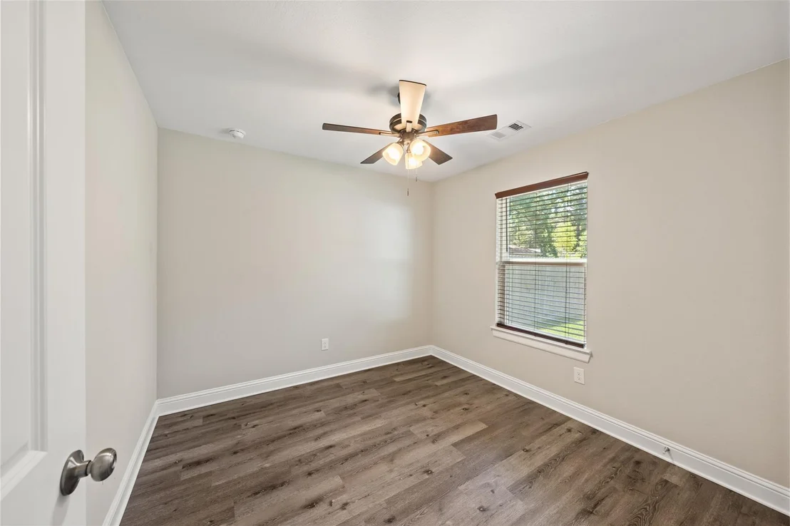 Photo of 15843 Oak Drive