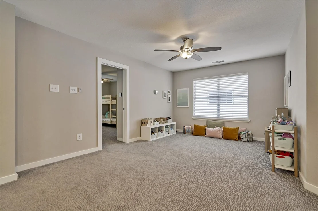 Photo of 38 E Gaslight Place