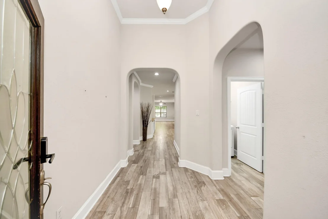 Photo of 143 W Wading Pond Circle
