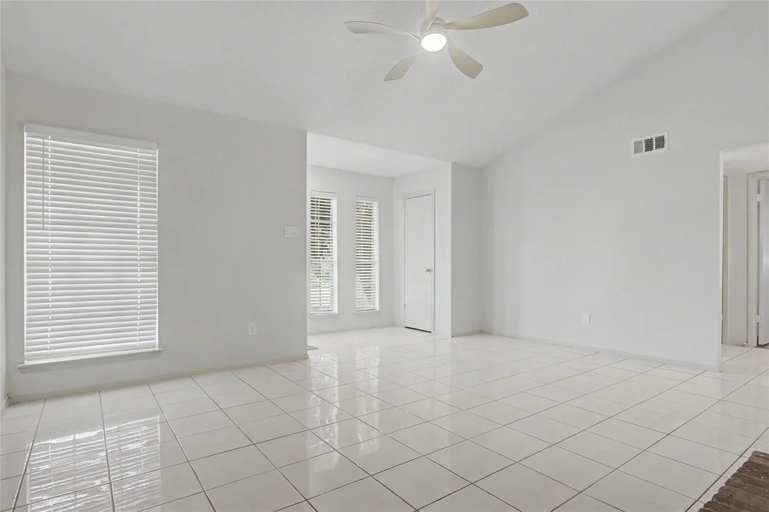 Photo of 9423 Bollingbrook Drive