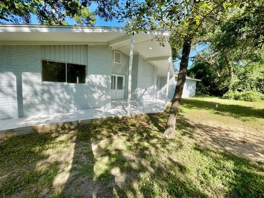 Photo of 187 Golfview Drive N