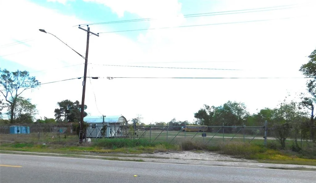Photo of 9800 Hirsch Road