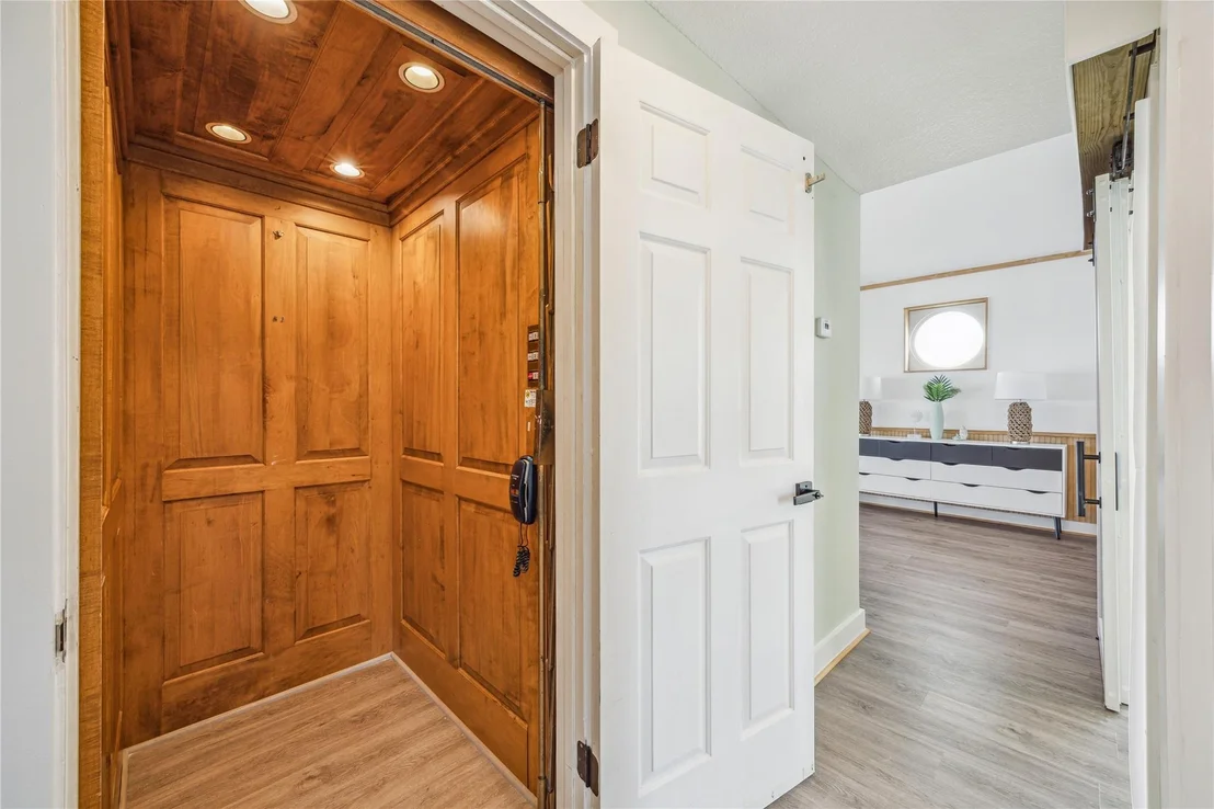 Photo of 1322 Outrigger