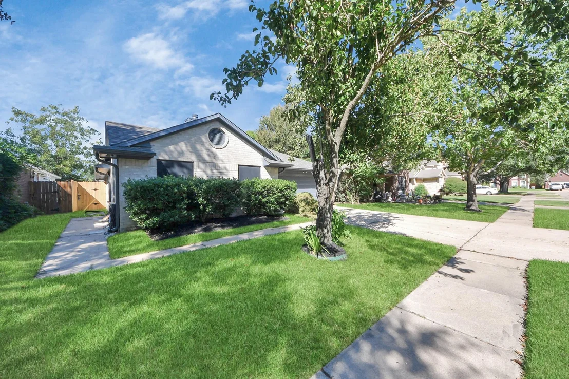 Photo of 6011 Shady Manor Drive