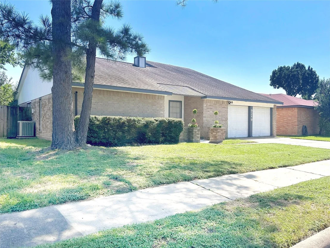 Photo of 9219 Benchley Drive