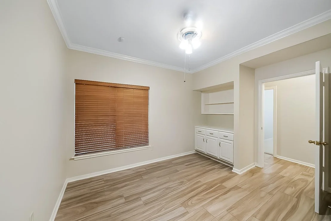 Photo of 15914 Meadowside Drive