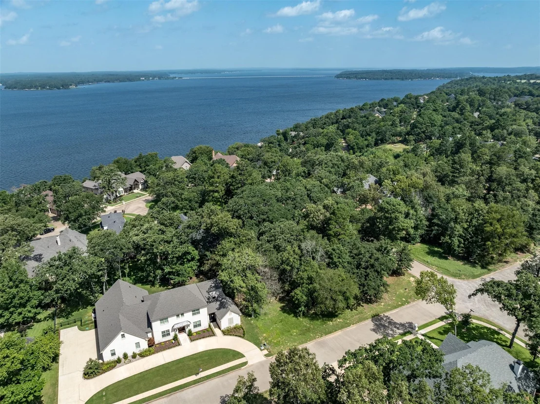 Photo of 160 Eagles Bluff Boulevard S