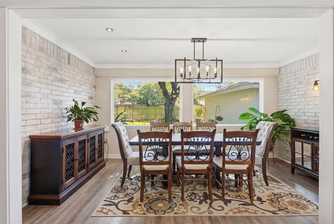 Photo of 3805 Windridge Drive