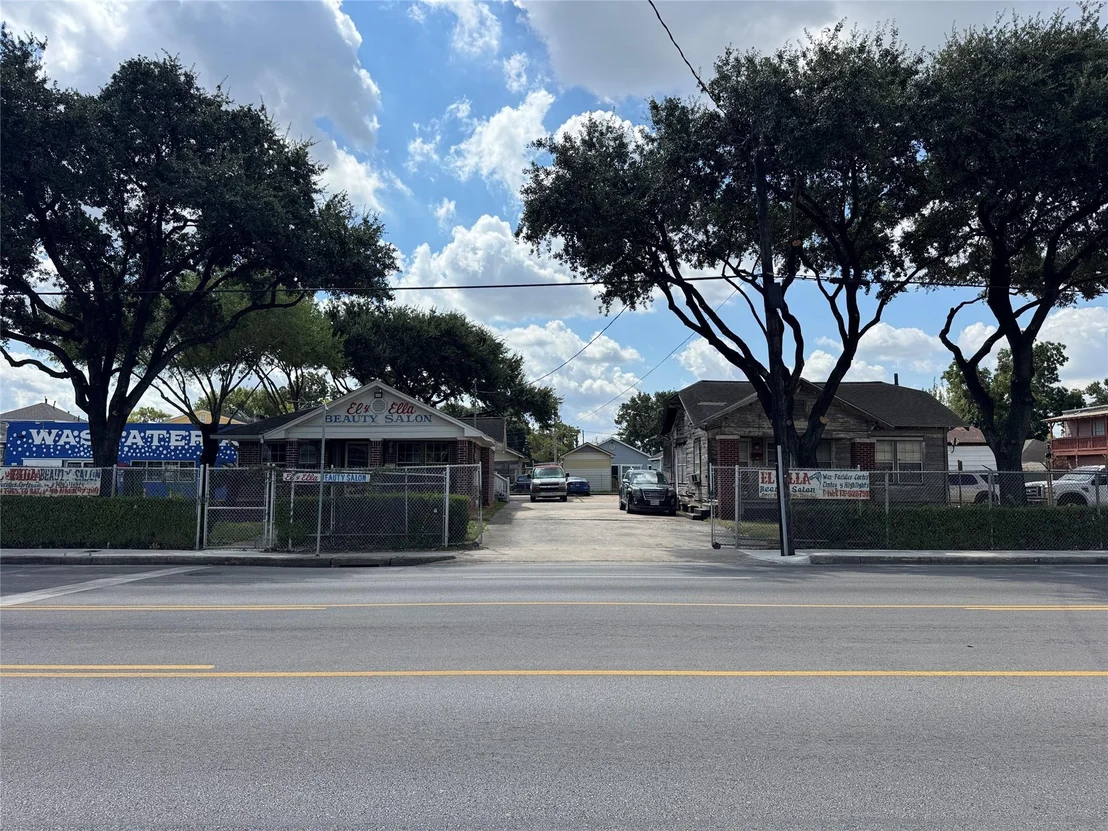 Photo of 7828 Harrisburg Boulevard
