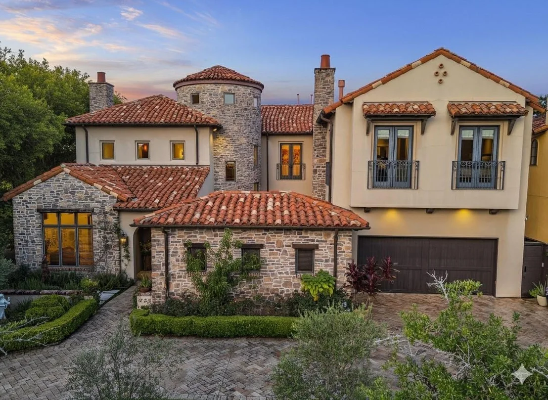 Photo of 322 Crestwood Drive